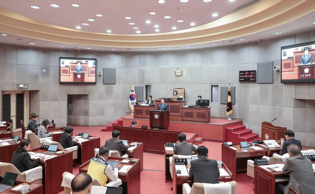 임병택 시흥시장, 2026년 예산안 제출....“AI·바이오 융합도시 도약과 균형발전·민생에 집중”