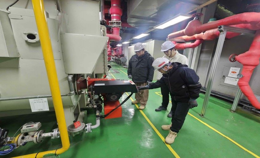 시흥도시공사, 점자 명함 제작·해빙기 체육시설 안전 점검