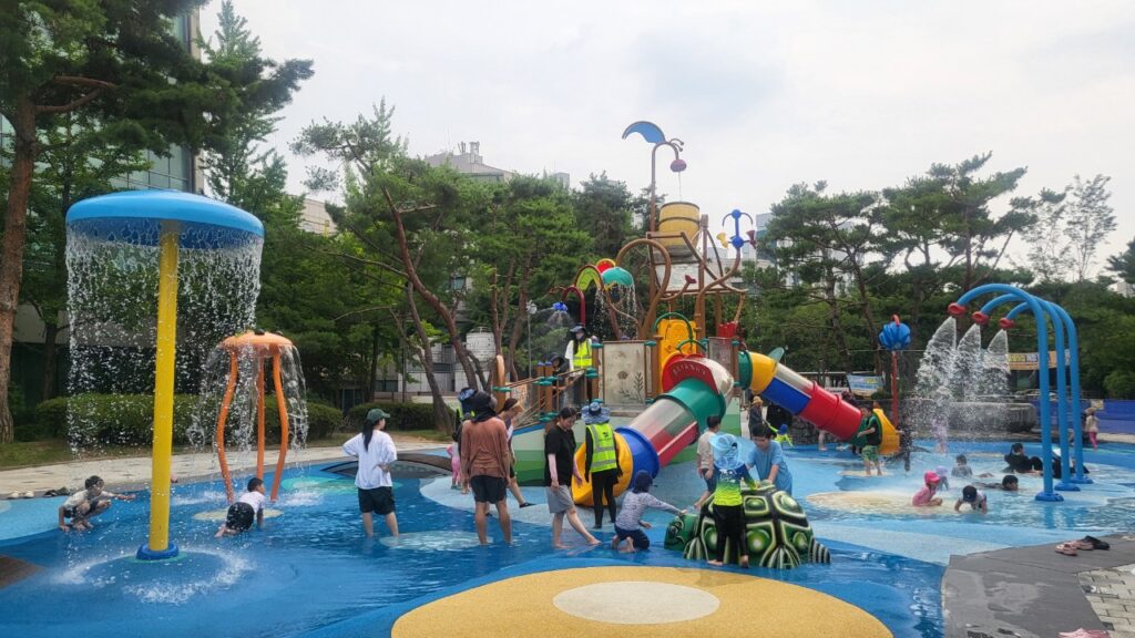 시흥시, 공원 물놀이장 20곳 개장… 무더위 쉼터 역할 기대